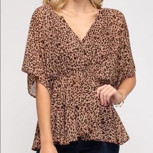 DROP SHOULDER WIDE SLEEVE ANIMAL PRINTED TOP